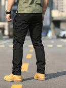 Calça cargo masculina tática de tecido ripstop em poliéster com múltiplos bolsos com zíper na lateral e coxa, corte reto e passante largo para cinto tático, disponível em várias opções de tamanho do P ao EGG, ideal para uso urbano e ao ar livre.