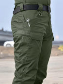 Calça cargo masculina tática de tecido ripstop em poliéster com múltiplos bolsos com zíper na lateral e coxa, corte reto e passante largo para cinto tático, disponível em várias opções de tamanho do P ao EGG, ideal para uso urbano e ao ar livre.
