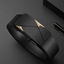 Cinto de couro masculino preto com fivela automática de trilho em liga metálica e aço inox, design moderno de linhas limpas, ideal para uso social e casual, ajuste sem furos para um caimento firme e confortável na cintura ao longo do dia.