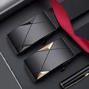 Cinto de couro masculino preto com fivela automática de trilho em liga metálica e aço inox, design moderno de linhas limpas, ideal para uso social e casual, ajuste sem furos para um caimento firme e confortável na cintura ao longo do dia.