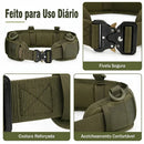 Cinto tático acolchoado ajustável com sistema MOLLE, visto de frente sobre fundo branco. Interior com almofada respirável e fivela de metal de liberação rápida, indicado para atividades militares, airsoft e aventura ao ar livre.