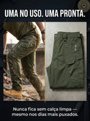 Calça cargo masculina tática de tecido ripstop em poliéster com múltiplos bolsos com zíper na lateral e coxa, corte reto e passante largo para cinto tático, disponível em várias opções de tamanho do P ao EGG, ideal para uso urbano e ao ar livre.