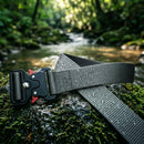 Cinto tático masculino Cobra em nylon 100% trançado de alta densidade com fivela de metal reforçado e sistema de liberação rápida estilo cobra, largura de 3,6 cm, comprimento ajustável até 120 cm, disponível em preto, verde militar, cinza, azul marinho, caqui e marrom, resistente à água e cortável para ajuste permanente.