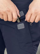 Calça cargo masculina tática de tecido ripstop em poliéster com múltiplos bolsos com zíper na lateral e coxa, corte reto e passante largo para cinto tático, disponível em várias opções de tamanho do P ao EGG, ideal para uso urbano e ao ar livre.