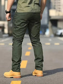 Calça cargo masculina tática de tecido ripstop em poliéster com múltiplos bolsos com zíper na lateral e coxa, corte reto e passante largo para cinto tático, disponível em várias opções de tamanho do P ao EGG, ideal para uso urbano e ao ar livre.