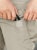 Calça cargo masculina tática de tecido ripstop em poliéster com múltiplos bolsos com zíper na lateral e coxa, corte reto e passante largo para cinto tático, disponível em várias opções de tamanho do P ao EGG, ideal para uso urbano e ao ar livre.